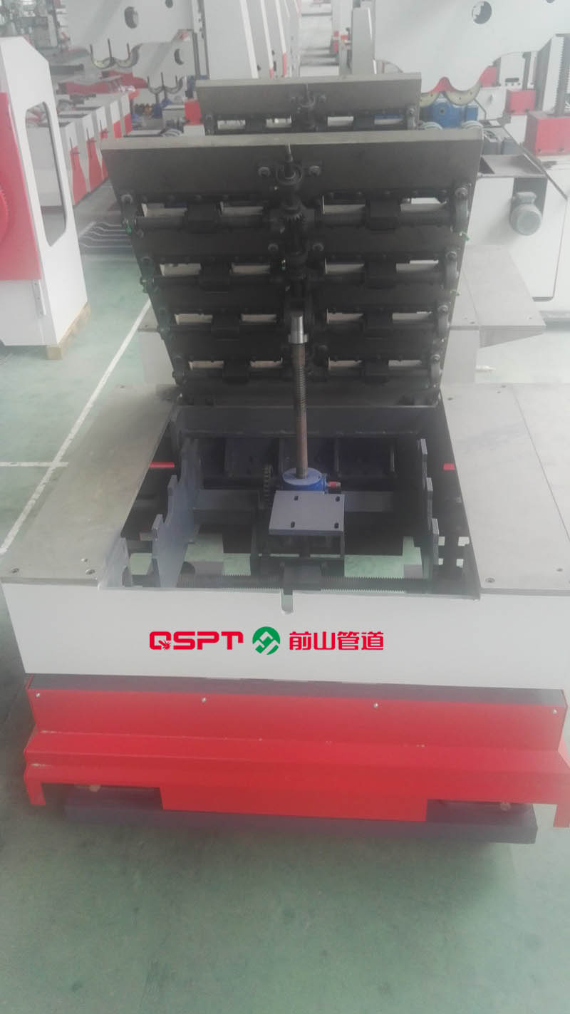 管道自动焊机组队器